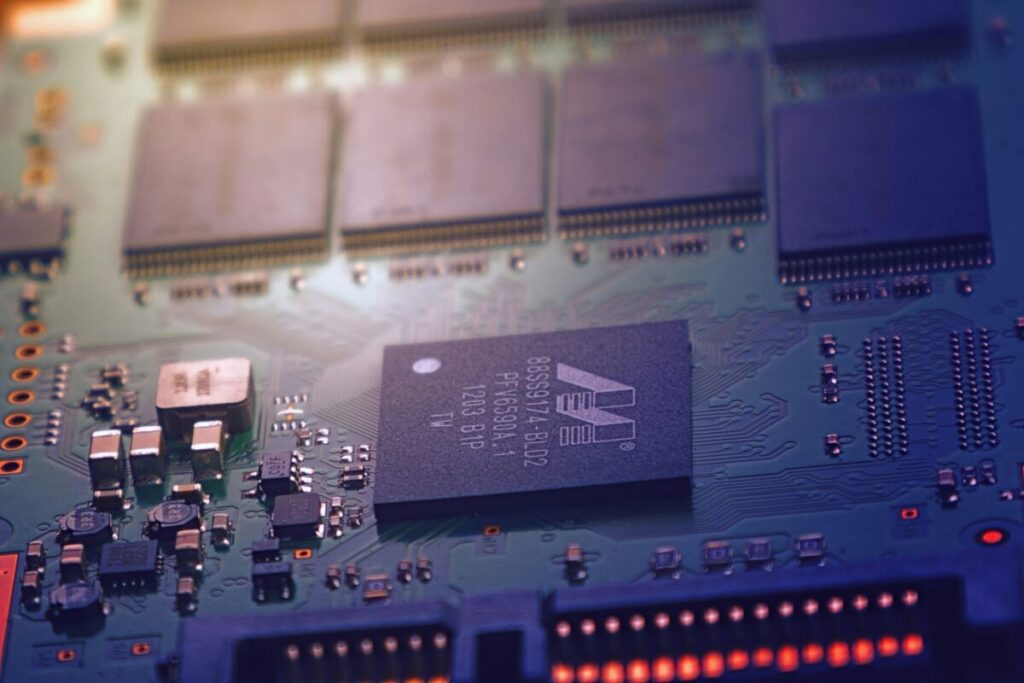 SSDs conectados a uma placa mae